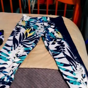 Kids size 14 pink floral capris